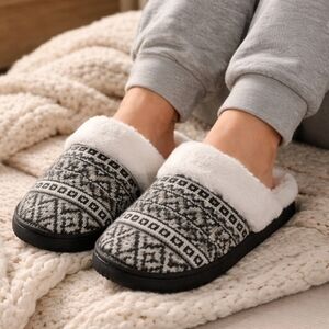 Born Fair Isle Knit Faux Fur Slippers Womens Large 9-10 Cozy House Shoes